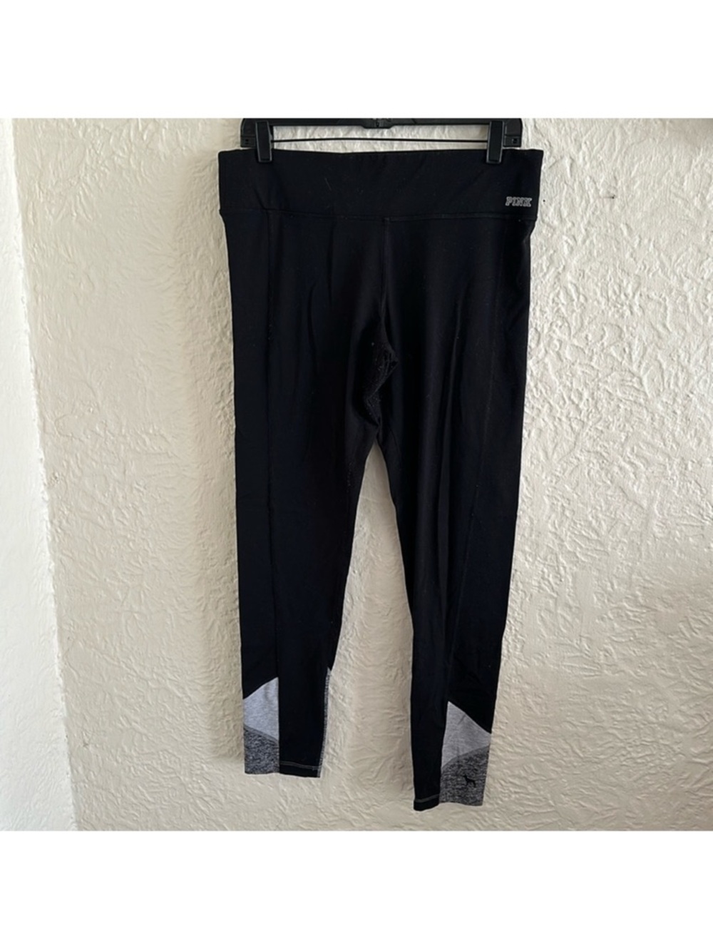 Victoria’s Secret Pink Ultimate Yoga Leggings Black Gray Color Block Ankles L